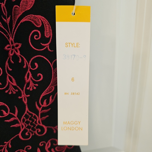 Maggy London Women's Black Dress with Red Embroidery & Beaded Straps Size 6 NWT - Picture 5 of 7